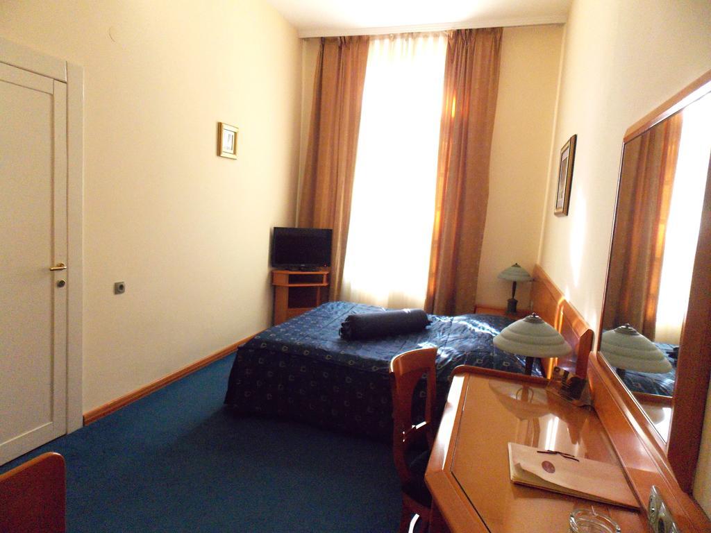 Garni Hotel Park Palic Exterior photo