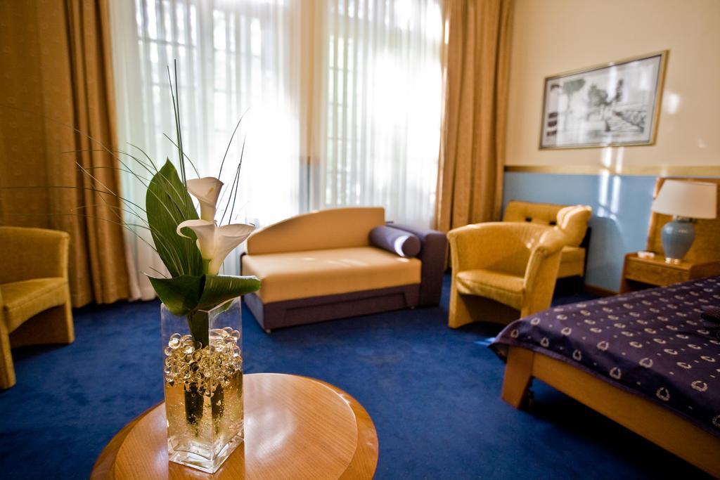 Garni Hotel Park Palic Exterior photo