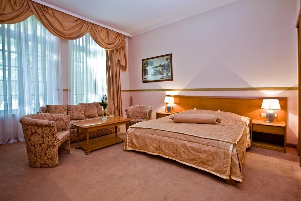 Garni Hotel Park Palic Exterior photo