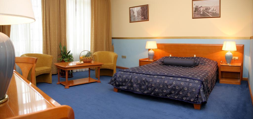 Garni Hotel Park Palic Exterior photo