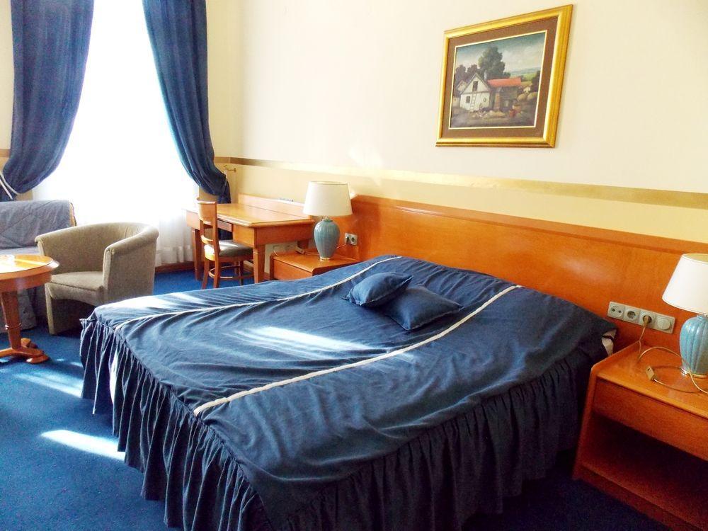 Garni Hotel Park Palic Exterior photo