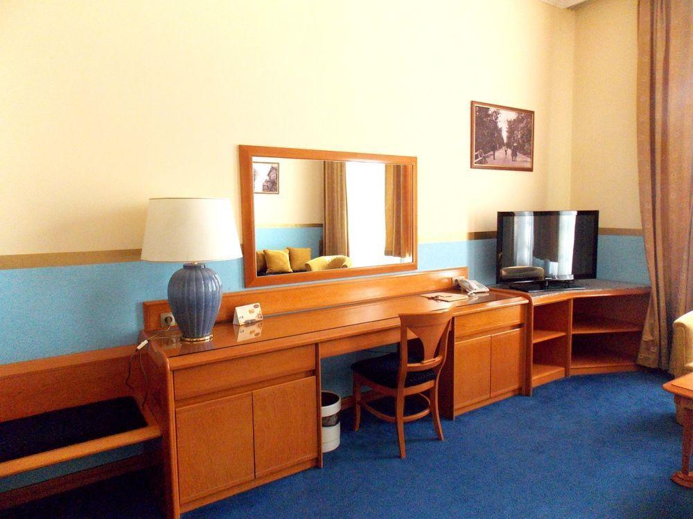 Garni Hotel Park Palic Exterior photo