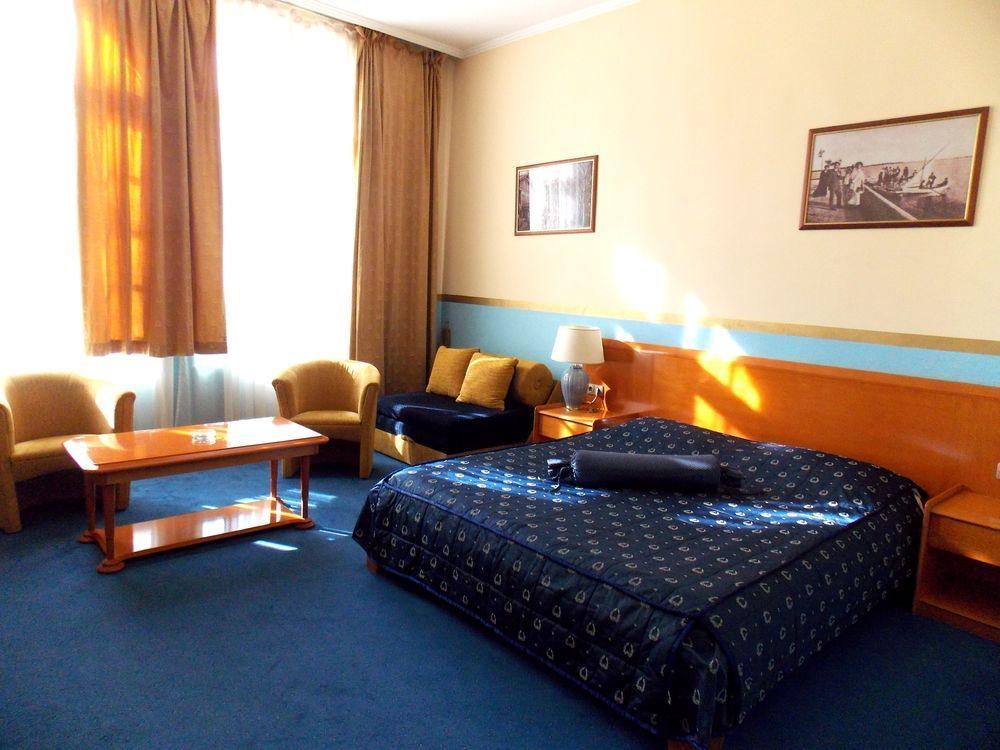 Garni Hotel Park Palic Exterior photo