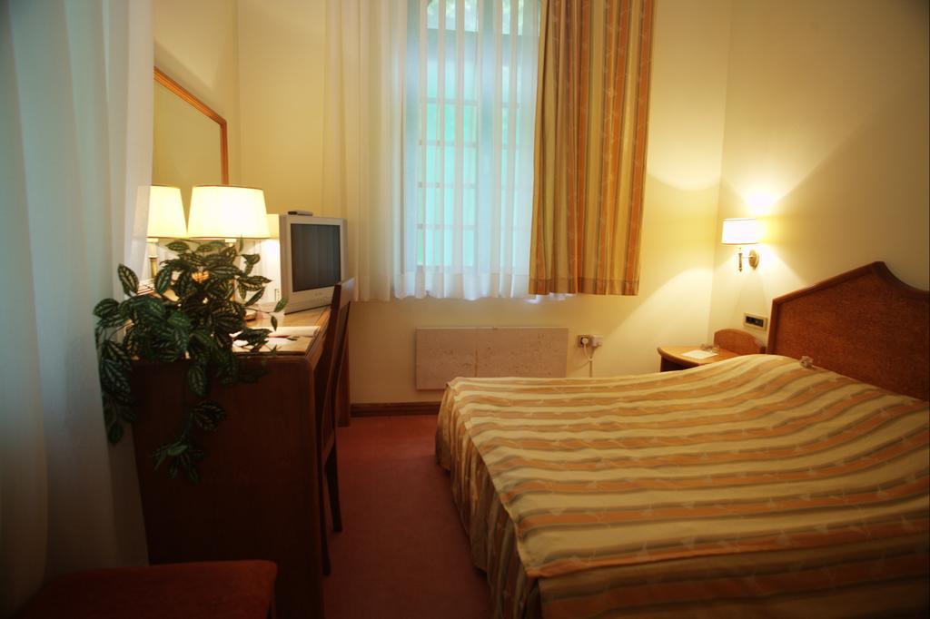 Garni Hotel Park Palic Exterior photo