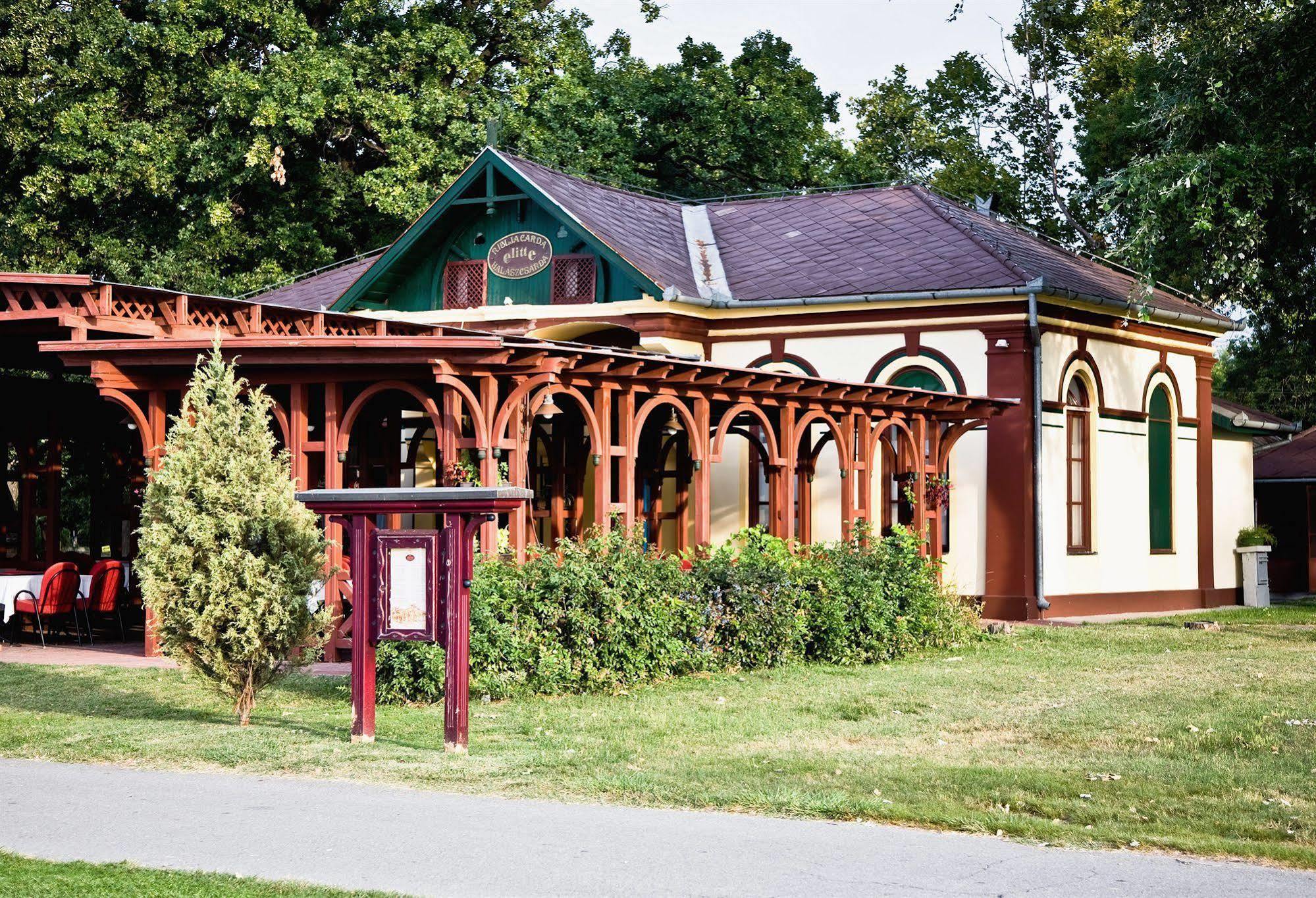 Garni Hotel Park Palic Exterior photo